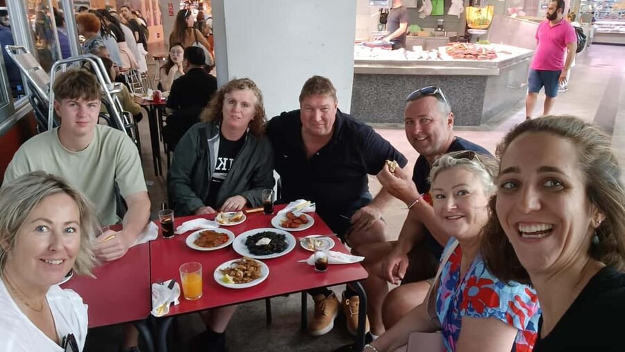 Barcelona private food tour with tailored tapas - Meeting Elvira at Els Tres Tombs