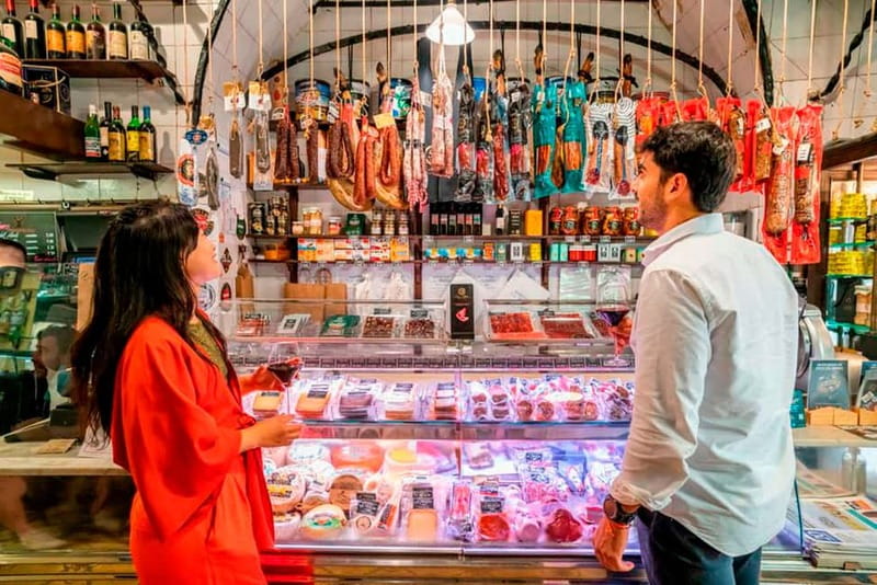 Barcelona: Private Tapas & Wine with Flamenco Show Old Town - Key points to know before booking