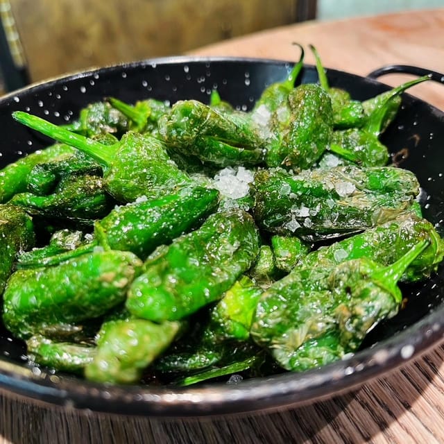 Barcelona´s Lunch or Dinner Tapas Tour: Food and Happiness - What arrives on the plate