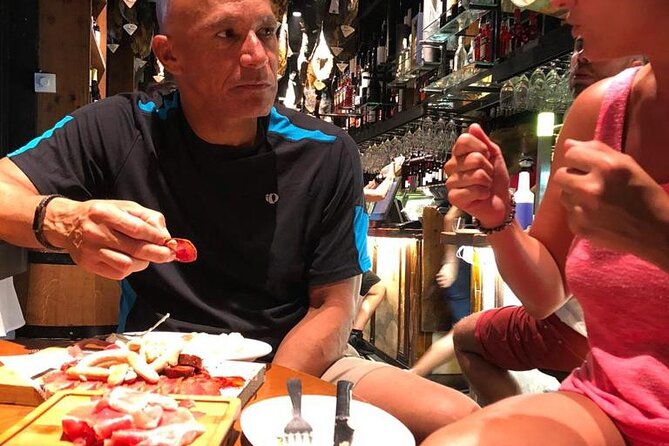 Barcelona´s Lunch or Dinner Tapas Tour: Food, drinks, happiness! - Plaça de Sant Jaume and Barcelona’s civic center