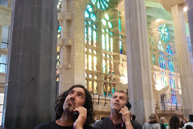 Barcelona: Sagrada Familia, Park Guell & Tapas Private Tour - Passeig de Gràcia and Barcelona’s Modernist showpieces