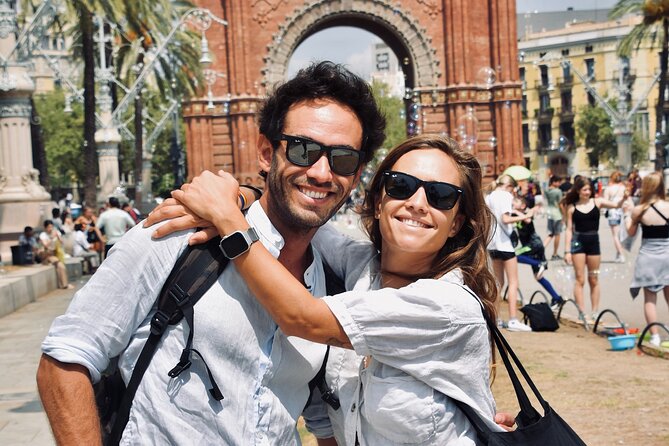 Barcelona Sightseeing by Bike with Photo Shooting and Tapas - At a glance