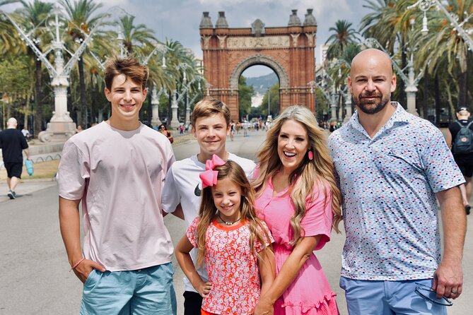 Barcelona Sightseeing by Bike with Photo Shooting and Tapas - Sagrada Familia: the major highlight