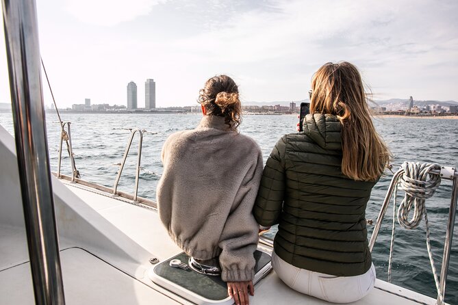 Barcelona Small Group Trip by Catamaran w Tapas, Cava and Sunset - How the sunset timing shapes the experience