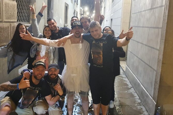 Barcelona speakeasy tapas pub crawl with hidden bars - Starting at Milan’s cocktail bar in Ciutat Vella