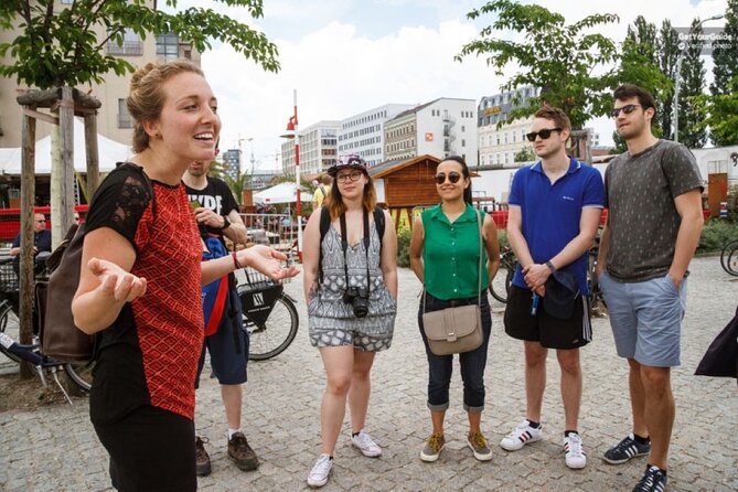 Barcelona Street Art, Graffiti and Tapas Tour - MACBA and Barcelona’s skate culture