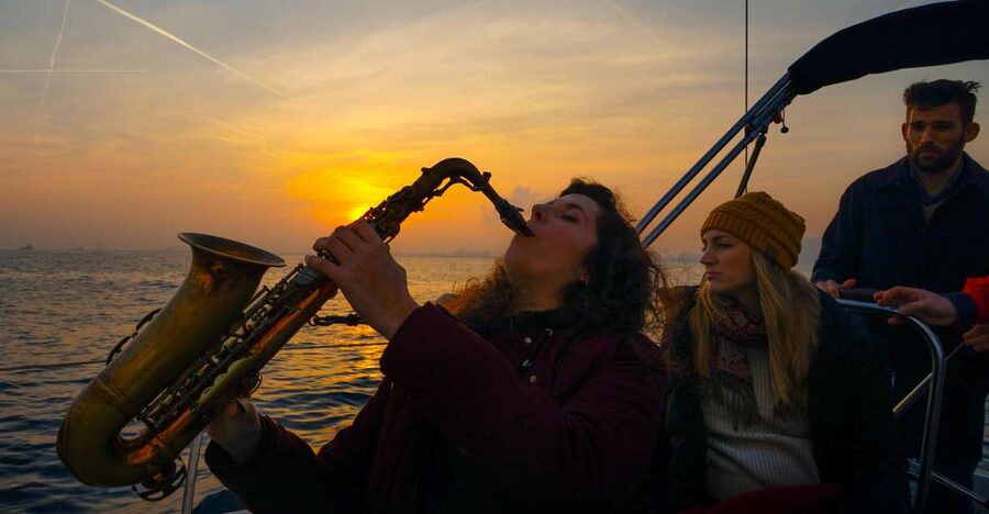 Barcelona: Sunset Live Sax and Sailing Experience with Tapas - Live saxophone as the evening soundtrack