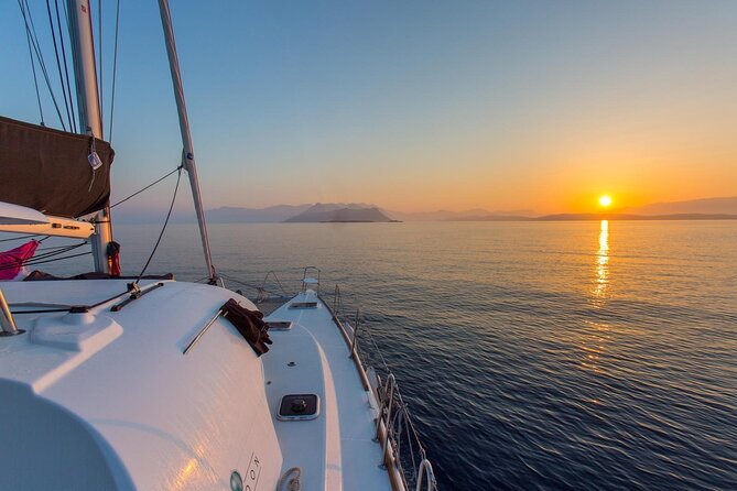 Barcelona Sunset Sailing with Wine and Tapas - Choosing Your Spot on the Catamaran
