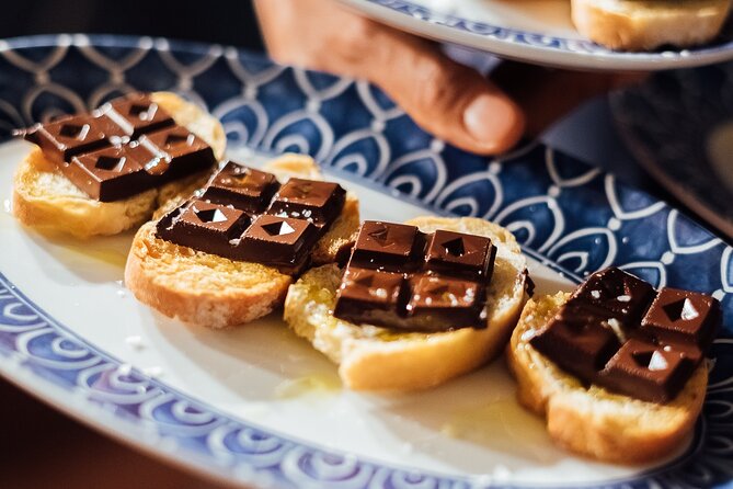 Barcelona Tapas and Wine Private Walking Tour - Fossar de les Moreres and Santa Maria del Mar