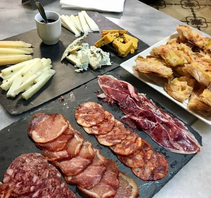 Barcelona Tapas Crawl food & drinks all included - A three-hour introduction to Barcelona by way of tapas