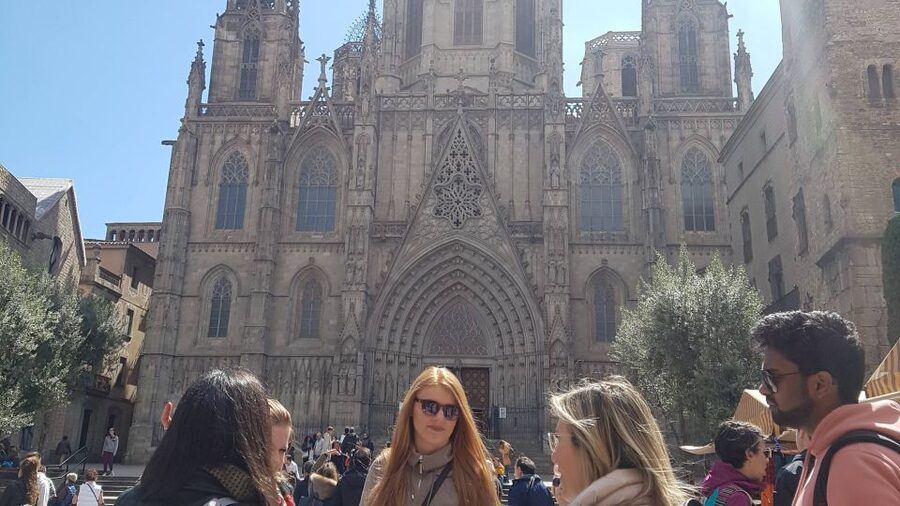 Barcelona: Tapas & Picasso Museum Guided Walking Tour - The final stop: Spanish and Catalan meat dishes