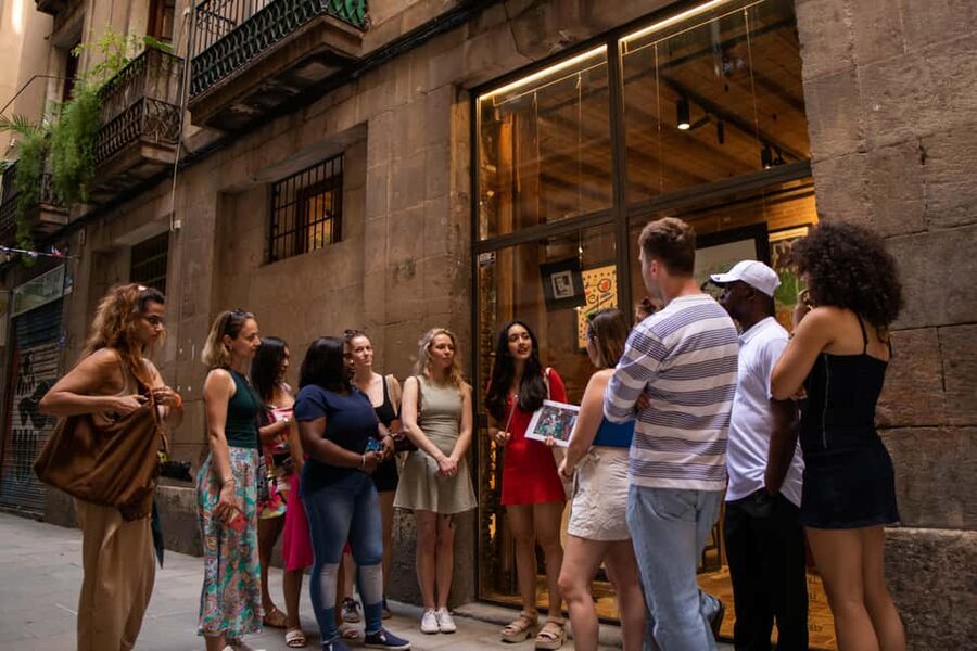 Barcelona Tapas Tour, Taverns, History & Local Culture - How much food do you receive?
