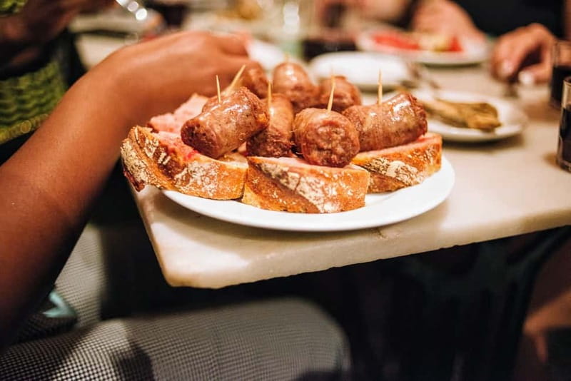 Barcelona: Tapas, Wine & History Tour of the Old Town - Key points to know before booking