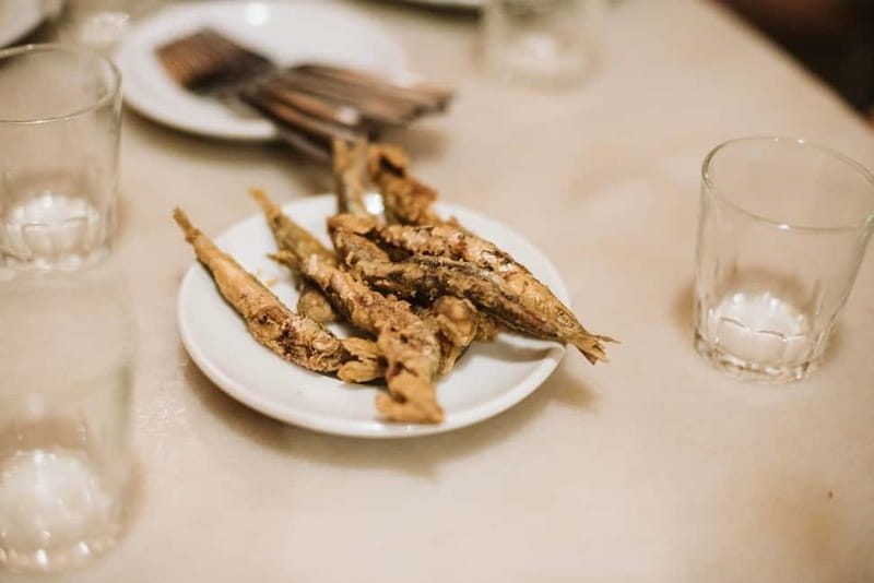 Barcelona: Tapas, Wine & History Tour of the Old Town - Food adjustments and accessibility