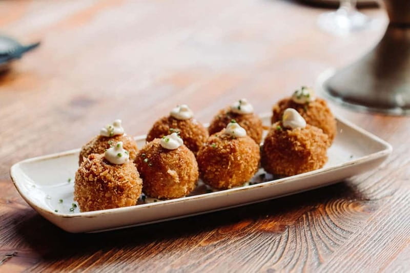 Barcelona: Tapas & Wine Tour in Born & Gothic Quarter - Key points at a glance