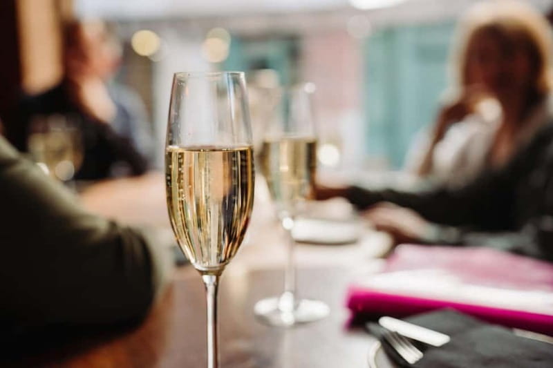 Barcelona: Tapas & Wine Tour in Born & Gothic Quarter - Who should book this tour?