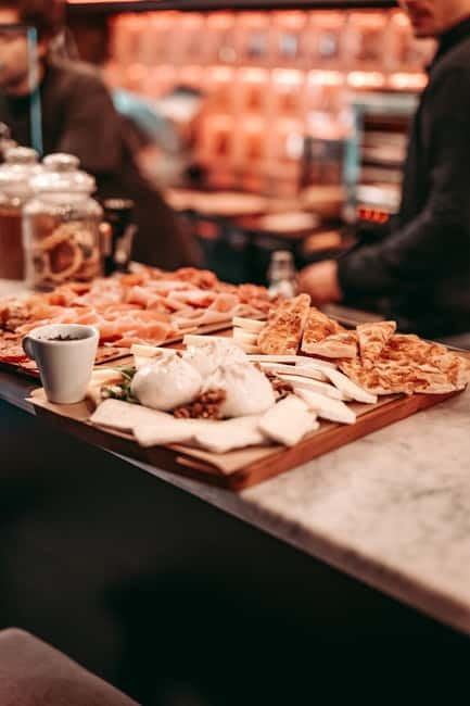 Barcelona: Tipsy Tapas & History Tour in the Gothic Quarter - Key points at a glance