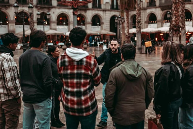 Barcelona: Tipsy Tapas & History Tour in the Gothic Quarter - Stop two: classic tapas with a surprise