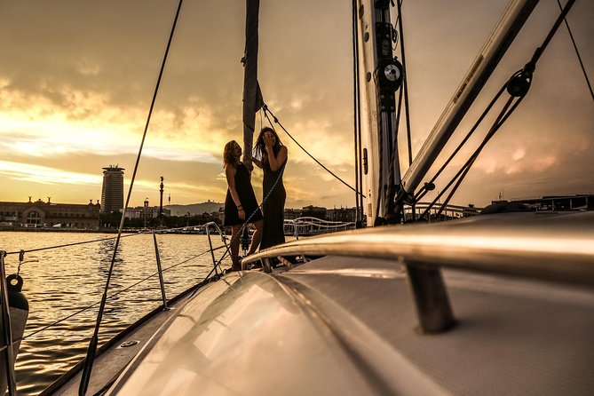 Barcelona Unique Sunset Sailing Experience with Tapas & Open Bar - How comfortable is an 11-person boat?