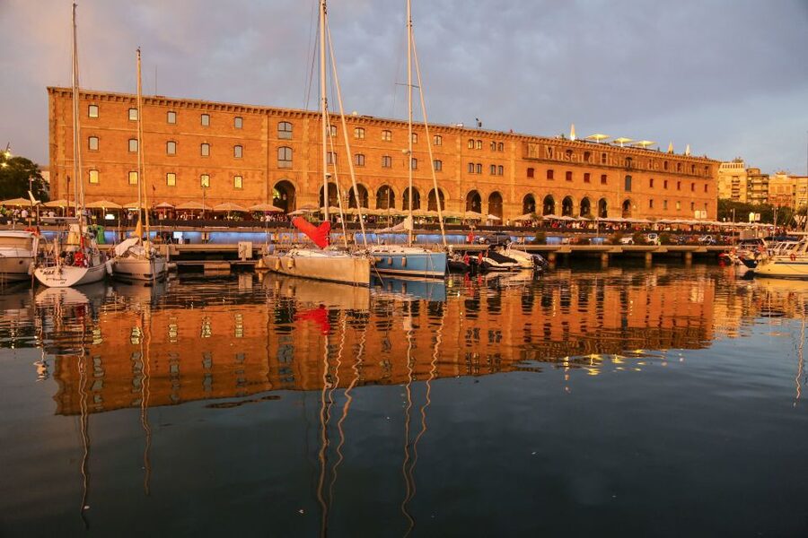 Barcelona: Unique Sunset Sailing Tour with Tapas & Open Bar - A sunset cruise that works for couples and solo visitors
