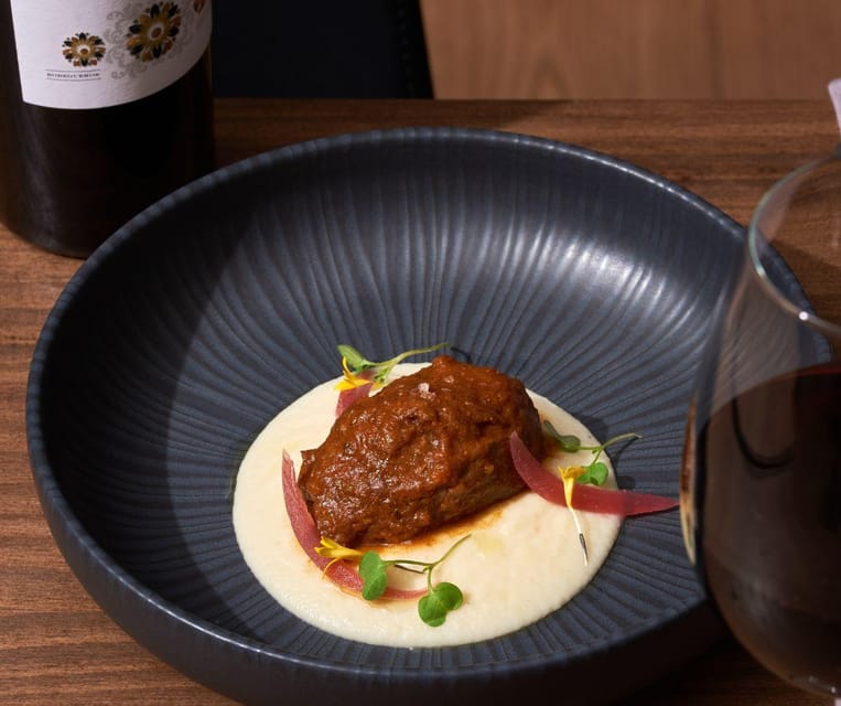 Barcelona: Wine Tasting and Tapas 5-Course Pairing Dinner - Practical timing and meeting details