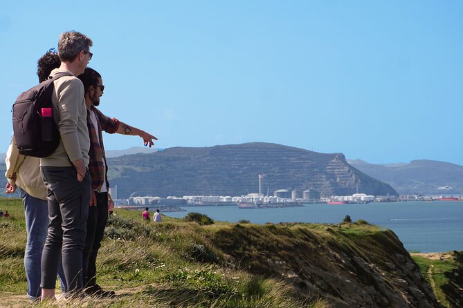 Bike tour with Pintxos & Drinks in Getxo (Scenic Bilbao Seaside) - Pintxos, wine, and a local pause