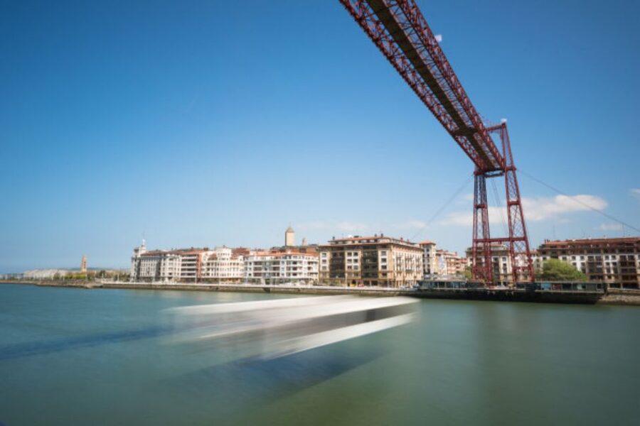 Bike with Pintxos & Drinks in Getxo. Bilbao´s scenic seaside - Riding the coastal route to the cliffs