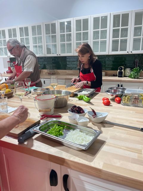 Bilbao: Basque Pintxos and Tapas Cooking Class - What the modern venue adds