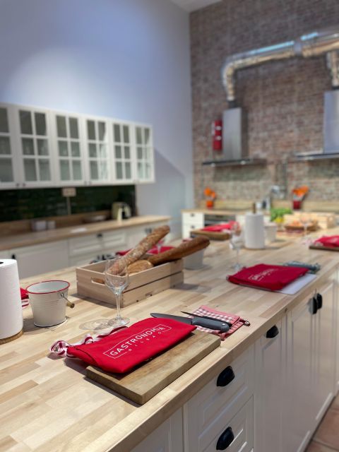 Bilbao: Basque Pintxos and Tapas Cooking Class - The seasonal menu is part of the bargain