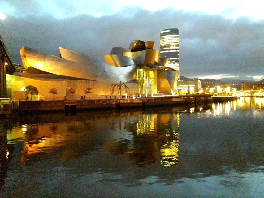 Bilbao: Classic & Modern Guided Walking Tour with Pintxos - Why the guide matters