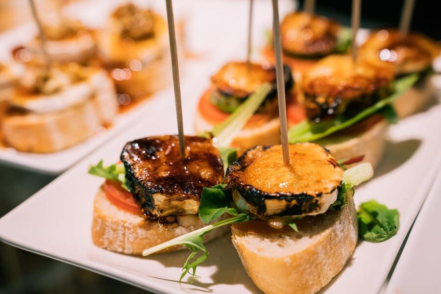 Bilbao Food Tour with Pintxos & Drinks with a Local - Starting at San Nikolas Eliza
