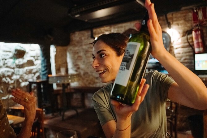 Bohemian Barcelona Neighborhood Evening Tapas & Wine Tour - Guides make the difference