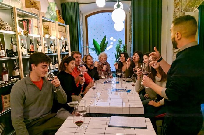 Born to Eat: Gourmet Tapas & Wine Small Group Tour in Old Barcelona - Why El Born makes such a good food-tour setting