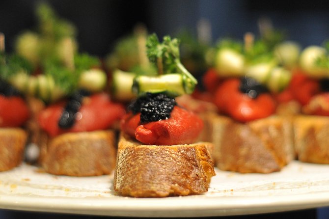 Born to Eat: Gourmet Tapas & Wine Small Group Tour in Old Barcelona - Is the $116.10 price fair?