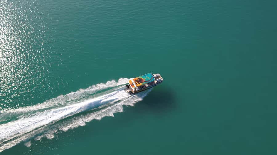 BROOME: DINOSAUR ADVENTURE CRUISE - With Tapas and Cocktail - Five courses and a cocktail beside the water