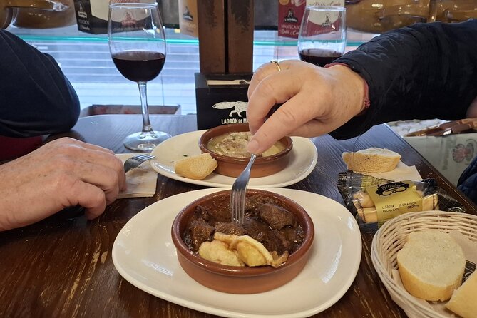 Cadiz Food Tour: Tapas, Drinks and Delights with a Local - A food tour that doubles as a first walk through Cádiz