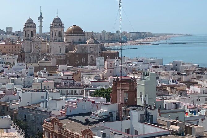 Cadiz Food Tour: Tapas, Drinks and Delights with a Local - Plaza de Mina and a fuller round of tapas