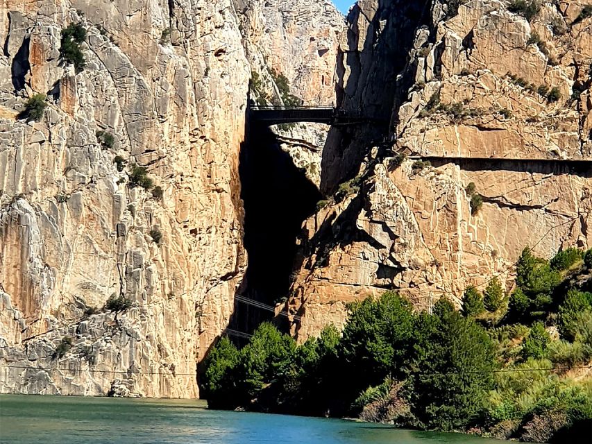 Caminito del Rey & White Village Tour with Tapas from Málaga - Why this Málaga day trip works so well