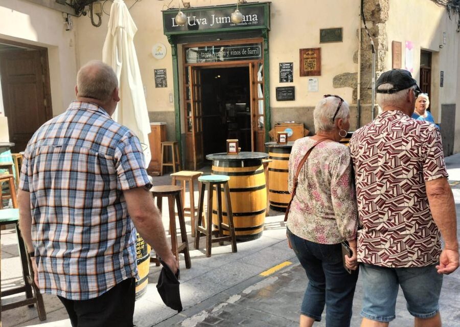 Cartagena: Guided Walking Tour with Tapas and Drinks - Key points to know before booking