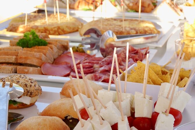 Catamaran sailing at sunset with tapas Palma de Mallorca - Key points to know before booking