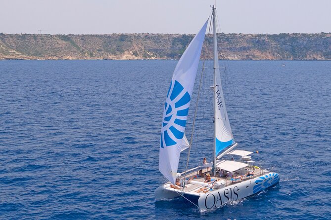 Catamaran sailing at sunset with tapas Palma de Mallorca - Watching the sunset from the water