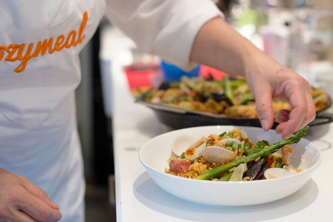 Cook Paella & Tapas + Market Tour in Barcelona (4-Course Meal) - Plaça Reial gives you an easy Barcelona starting point