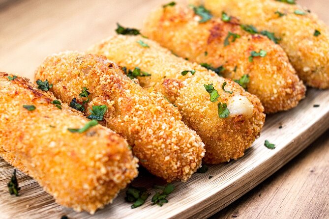 Culinary tour "Tapas & Wines" in Madrid - Timing, weather, and practical details