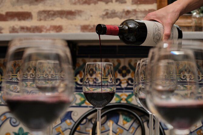 De Tapas in Malasaña: Evening Wine and Tapas Tour - Key points at a glance