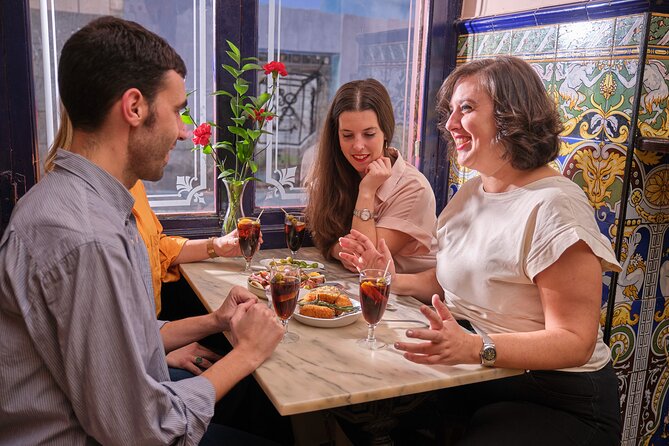 De Tapas in Malasaña: Evening Wine and Tapas Tour - Why Malasaña makes a good food tour setting