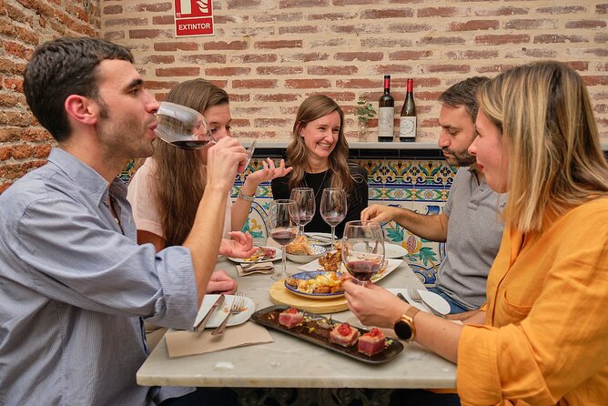 De Tapas in Malasaña: Evening Wine and Tapas Tour - Plaza de las Comendadoras and the quieter finish