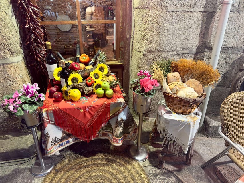 Discover the best "Wines and Tapas in Madrid". - Five things that make this Madrid food walk special