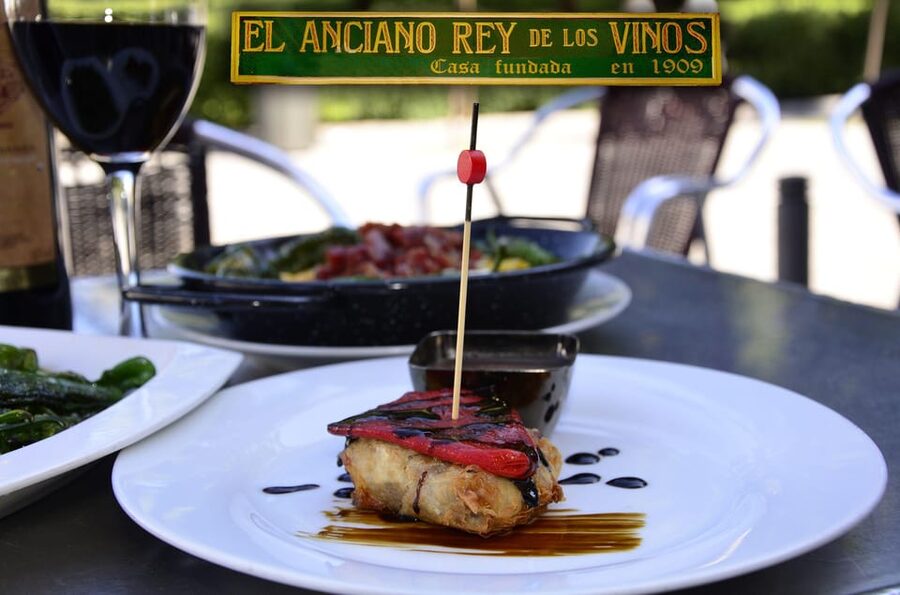 Discover the best "Wines and Tapas in Madrid". - Starting in the Austrias among Madrid’s oldest taverns