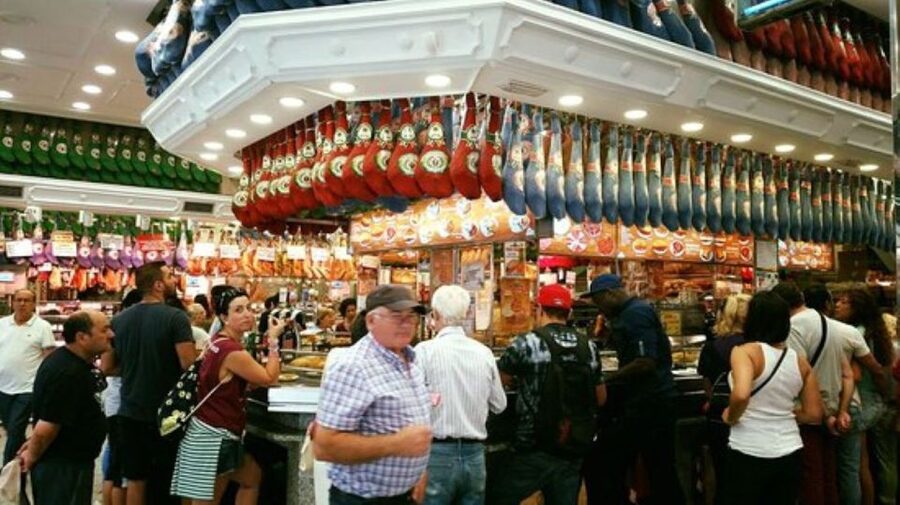Discover the best "Wines and Tapas in Madrid". - Who will enjoy this food walk most?