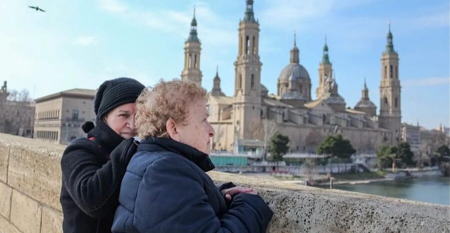 Discover Zaragoza: Complete tour + wine and tapas - Bullring, Roman walls, and the old market